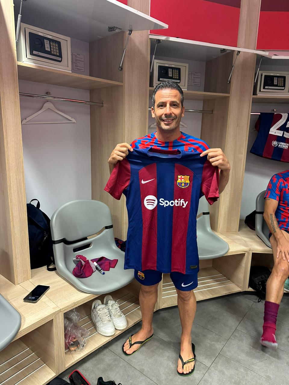 ludovic giuly fc barcelona legends